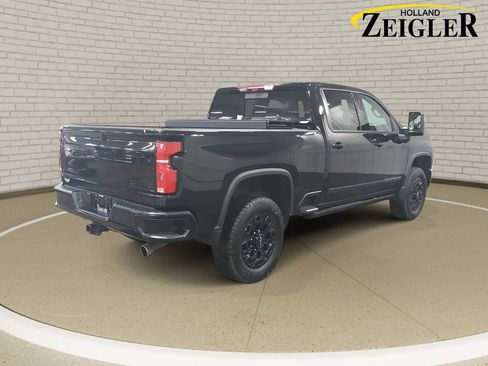 Used 2024 Chevrolet Silverado 3500 High Country w/ High Country Premium Package AWD/4WD image 5