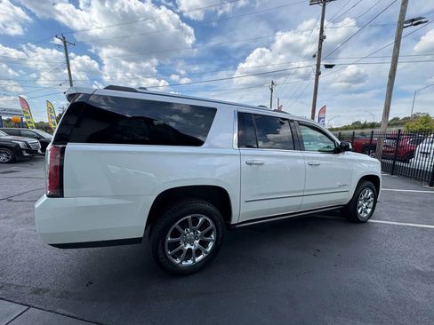 Used 2019 GMC Yukon XL Denali image 8