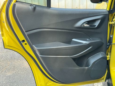 Used 2025 Chevrolet Trax RS w/ Driver Confidence Package FWD image 38