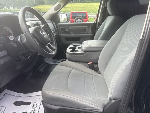 Used 2020 RAM 1500 Classic SLT AWD/4WD image 14