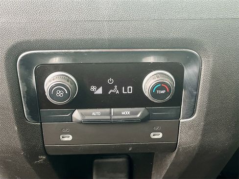 Used 2024 Chevrolet Suburban LS image 23