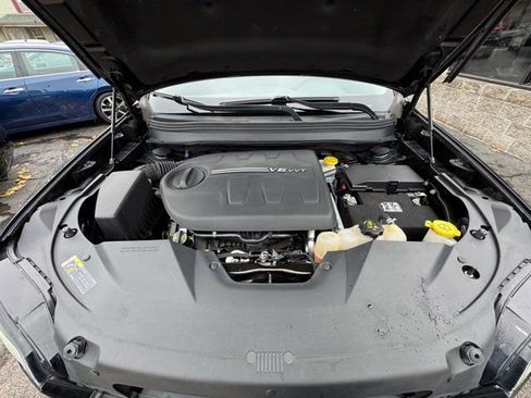 Used 2019 Jeep Cherokee Trailhawk w/ Cold Weather Group image 7