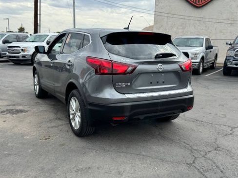 Used 2019 Nissan Rogue Sport S w/ Appearance Package FWD image 5