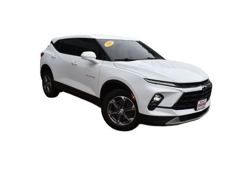 Used 2025 Chevrolet Blazer LT image 2