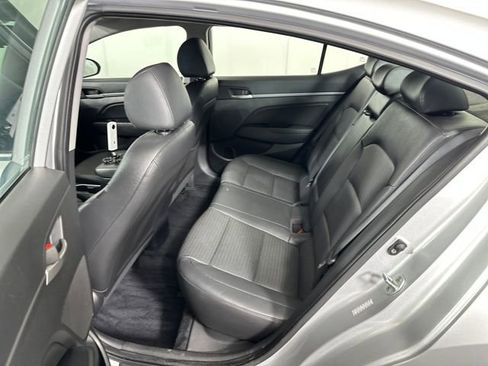 Used 2017 Hyundai Elantra Limited image 57