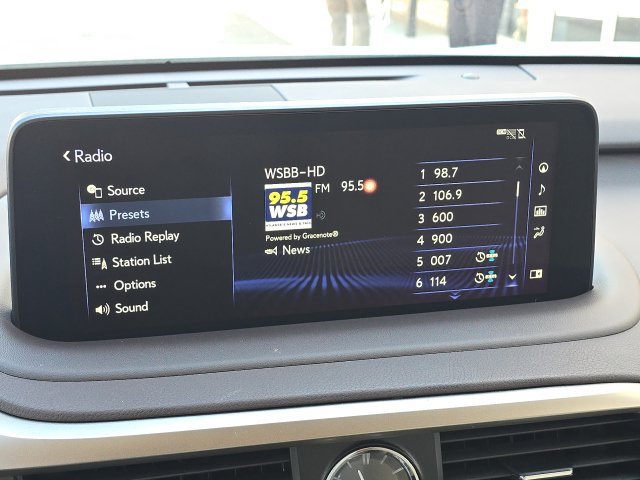 Used 2020 Lexus RX 450hL AWD w/ Premium Package image 38
