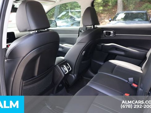 Used 2025 Kia Sorento S w/ Panoramic Sunroof Package FWD image 16