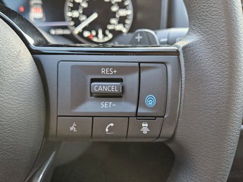 Used 2023 Nissan Rogue SV image 13