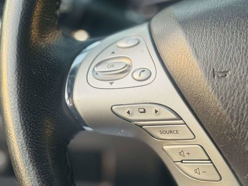 Used 2018 Nissan Murano SV image 29