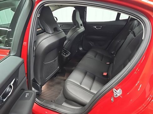 Used 2023 Volvo S60 B5 Ultimate image 30
