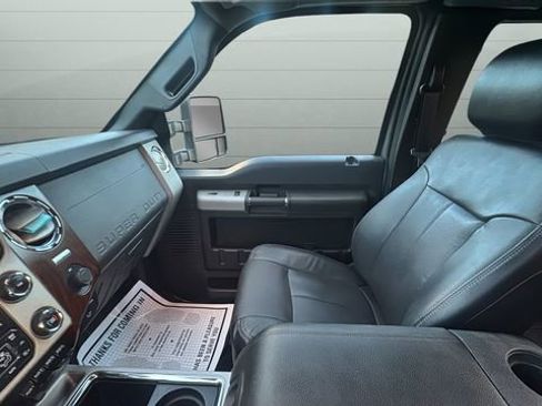 Used 2014 Ford F250 Lariat w/ Lariat Interior Package image 25