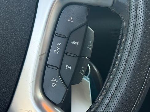 Used 2014 Chevrolet Traverse LT FWD image 17