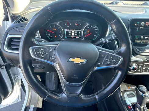 Used 2018 Chevrolet Equinox Premier image 51