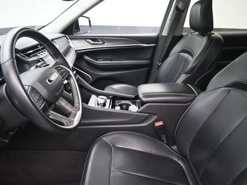 Used 2021 Jeep Grand Cherokee L Limited AWD/4WD image 17