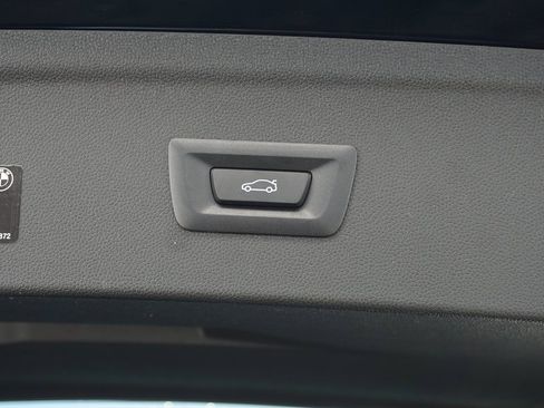 Used 2025 BMW iX M60 image 8