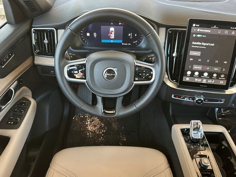 Certified 2026 Volvo XC90 B6 Plus AWD/4WD image 16