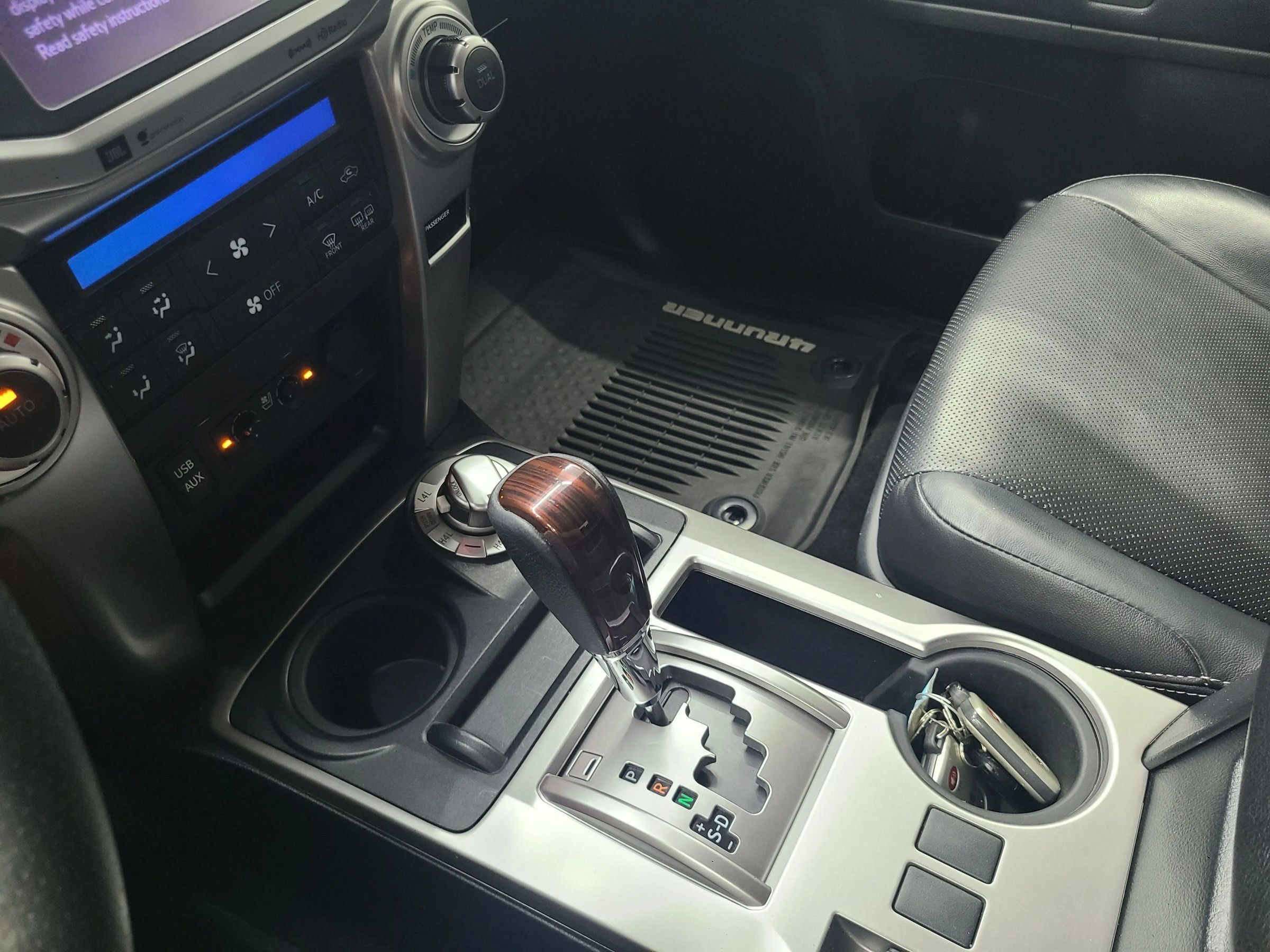 Used 2018 Toyota 4Runner Limited AWD/4WD image 28