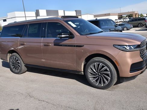 New 2025 Lincoln Navigator L Black Label image 4