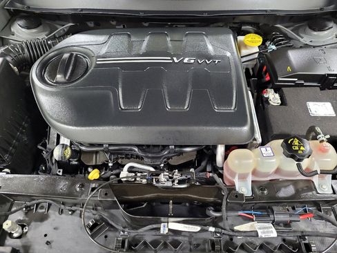 Used 2020 Jeep Cherokee Limited w/ Technology Group image 30