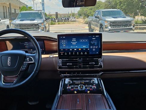 Used 2024 Lincoln Navigator L Reserve AWD/4WD image 14