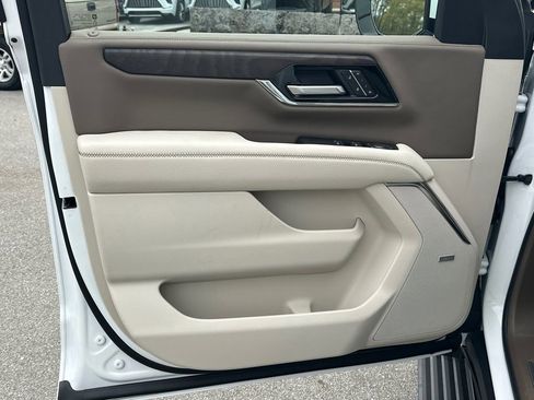 New 2026 GMC Yukon XL Denali w/ Denali Reserve Package image 11