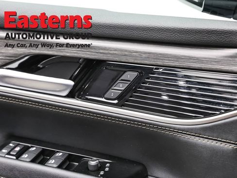 Used 2024 Jeep Wagoneer L Series II w/ Flexible Seating Group AWD/4WD image 21