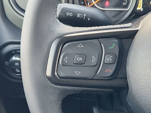 Used 2025 Jeep Gladiator Mojave w/ Convenience Group AWD/4WD image 26