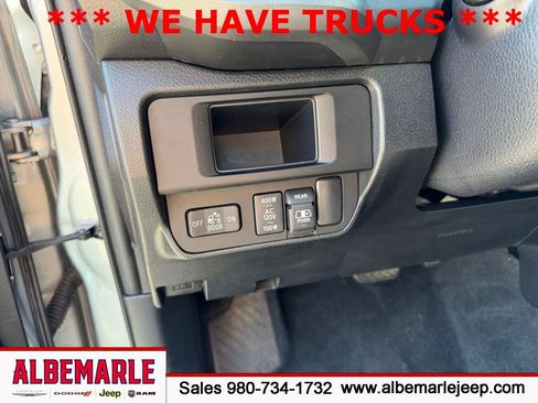 Used 2017 Toyota Tacoma TRD Off-Road w/ Tow Package (A/T) image 16