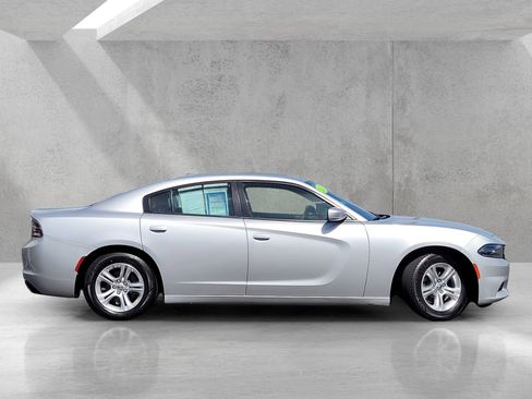 Used 2021 Dodge Charger SXT w/ Leather Interior Group RWD image 3