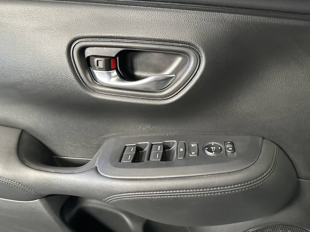 Used 2023 Honda HR-V LX image 18
