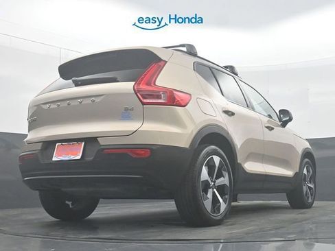 Used 2026 Volvo XC40 B4 Plus image 33