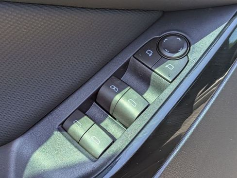 New 2026 Chevrolet Equinox LT FWD image 9