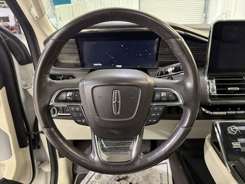 Used 2020 Lincoln Navigator Black Label w/ Cargo Convenience Package image 17