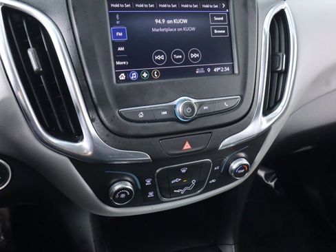 Used 2021 Chevrolet Equinox LS image 15