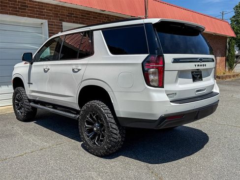 Used 2022 Chevrolet Tahoe Z71 w/ Luxury Package AWD/4WD image 18
