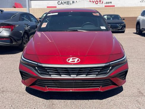 Used 2025 Hyundai Elantra Sport image 3