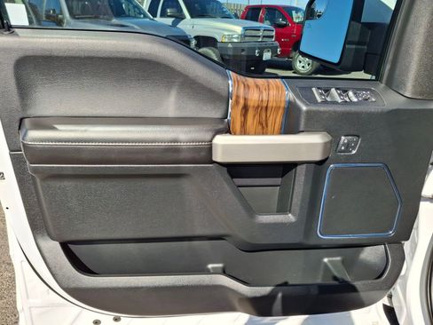 Used 2019 Ford F150 Lariat w/ Trailer Tow Package image 17