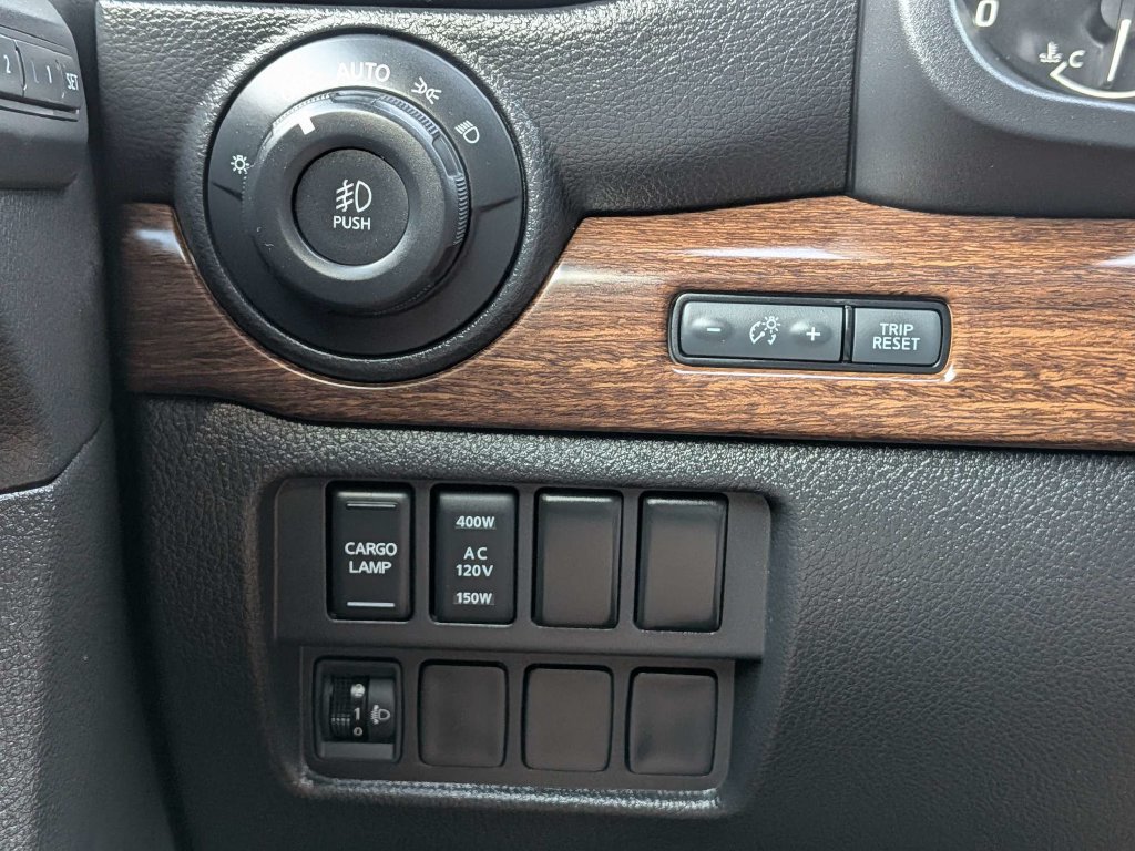 Used 2024 Nissan Titan Platinum Reserve w/ Moonroof Package AWD/4WD image 29