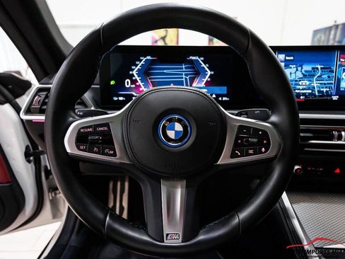 Used 2022 BMW i4 eDrive40 w/ M Sport Package image 81