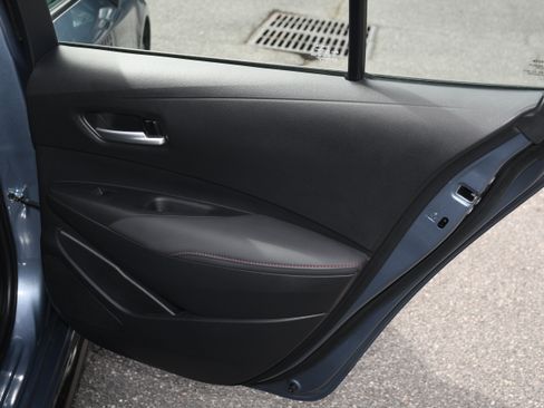 Used 2023 Toyota Corolla SE image 18