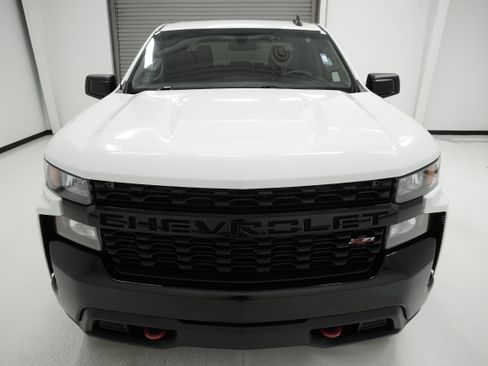 Used 2019 Chevrolet Silverado 1500 Custom Trail Boss w/ Custom Convenience Package image 2