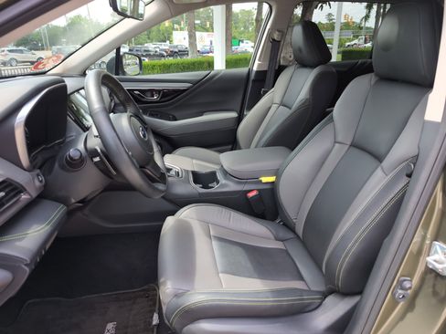 Used 2025 Subaru Outback Onyx Edition AWD/4WD image 16
