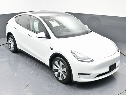 Used 2023 Tesla Model Y Long Range image 46