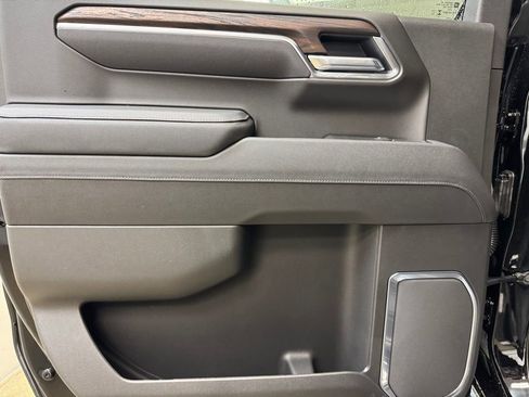 New 2026 GMC Sierra 1500 SLT w/ SLT Convenience Package image 16