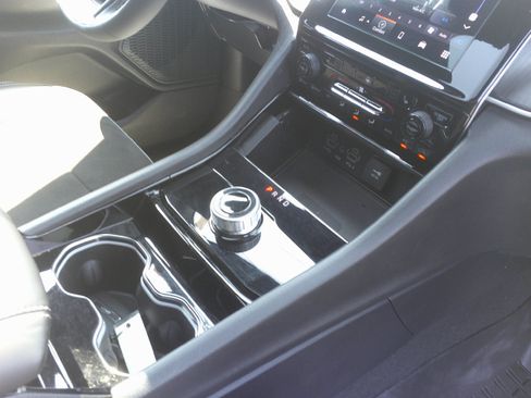 Used 2023 Jeep Grand Cherokee Altitude AWD/4WD image 24