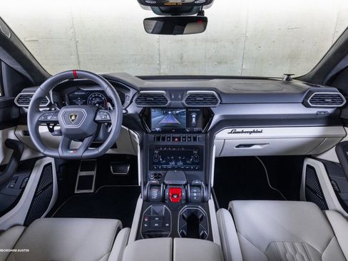 Used 2024 Lamborghini Urus S AWD/4WD image 2