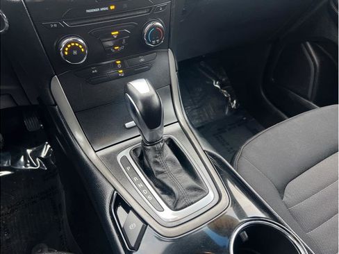 Used 2018 Ford Edge SE AWD/4WD image 9