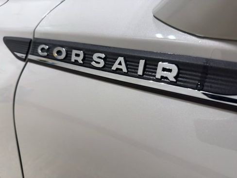 Used 2023 Lincoln Corsair Reserve image 28