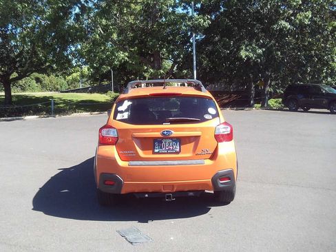 Used 2015 Subaru Crosstrek 2.0i Premium AWD/4WD image 4