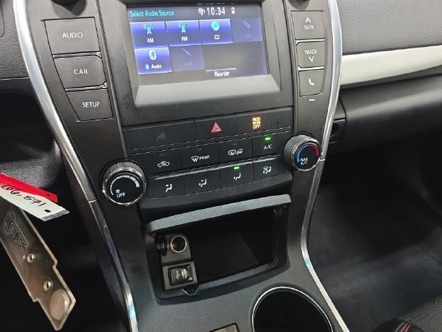 Used 2016 Toyota Camry SE w/ Moonroof Package FWD image 24